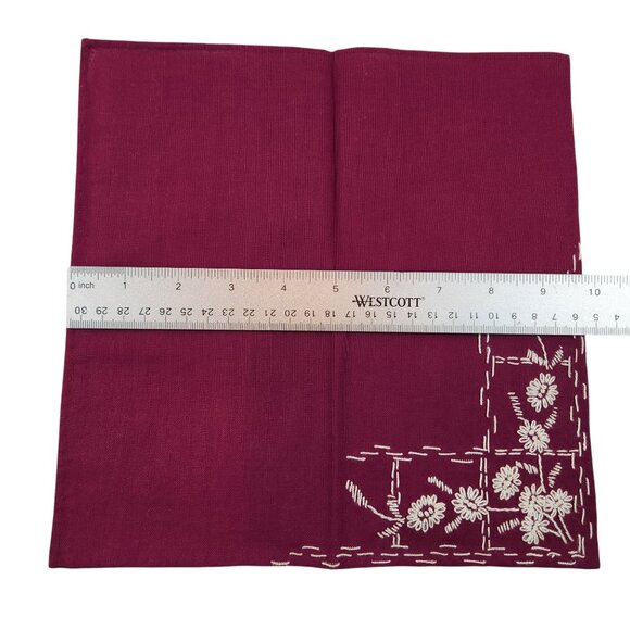 Vintage Hand Embroidered Linen Napkins Set of 4 – Floral Cottagecore Charm - Picture 3 of 8